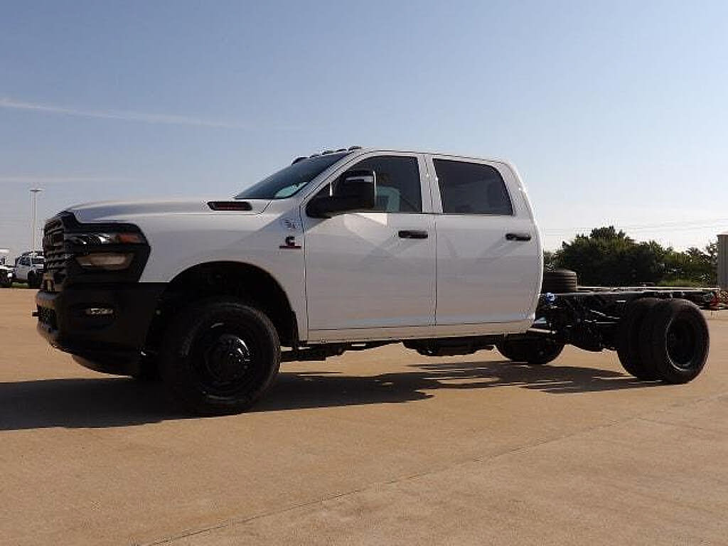 2026 RAM 3500 Chassis Tradesman Crew Cab LB DRW 4WD