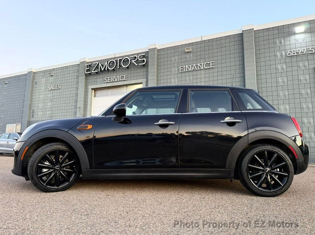 MINI Cooper 4-Door Hatchback FWD 2017