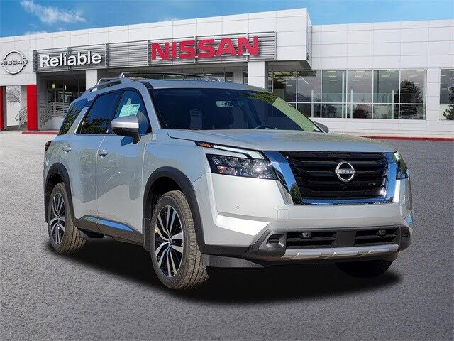2025 Nissan Pathfinder Platinum FWD
