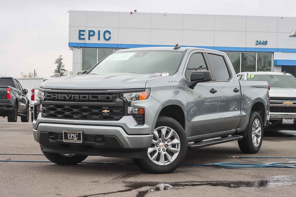 2026 Chevrolet Silverado 1500 Custom Crew Cab 4WD