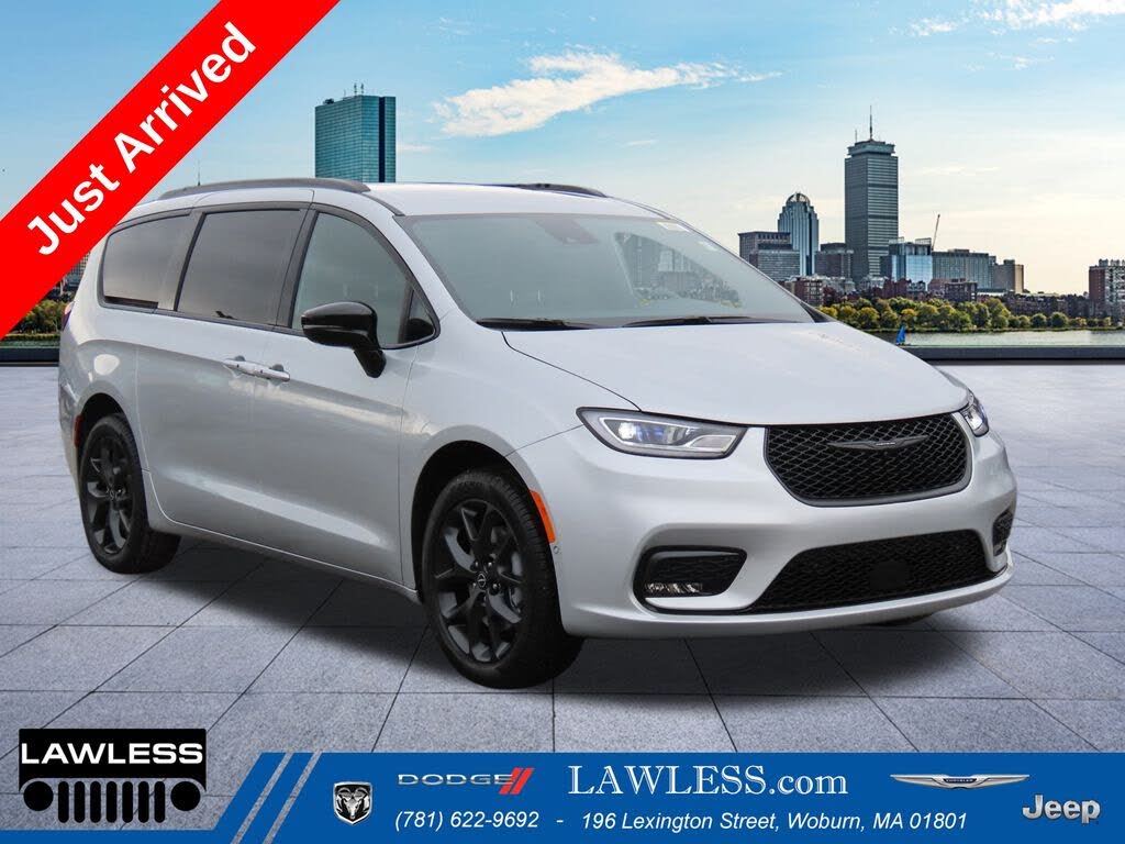2026 Chrysler Pacifica Select AWD