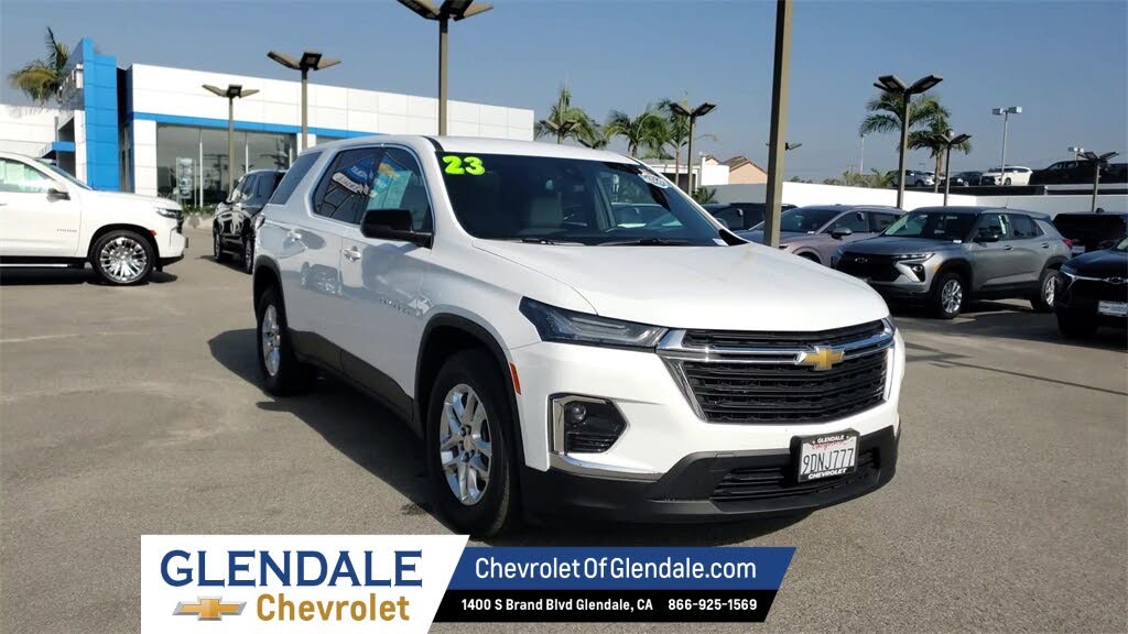 2023 Chevrolet Traverse LS FWD