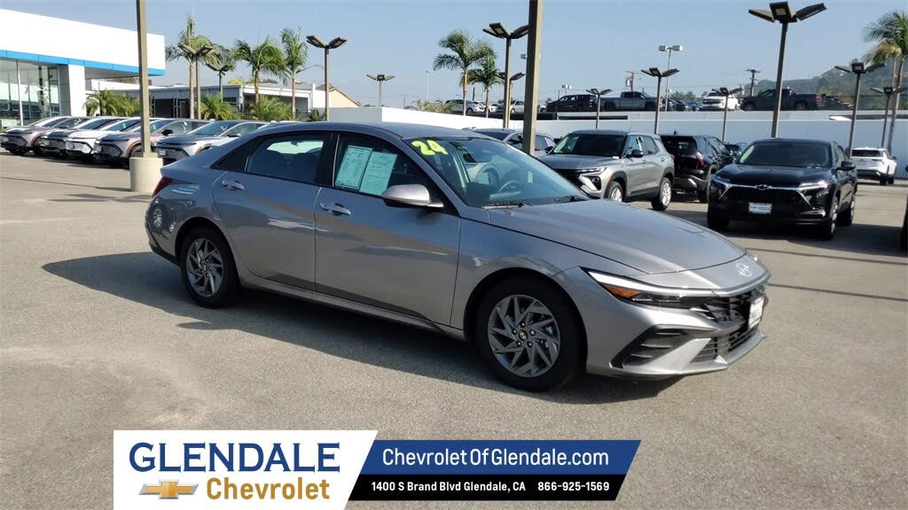 2024 Hyundai Elantra SEL FWD