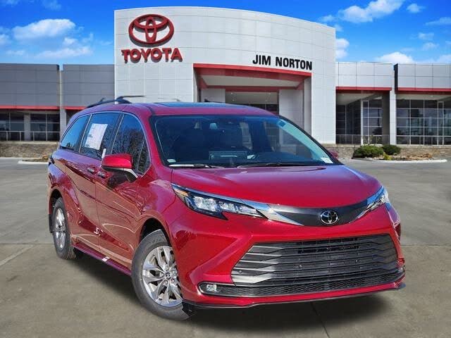 2026 Toyota Sienna XLE 7-Passenger FWD
