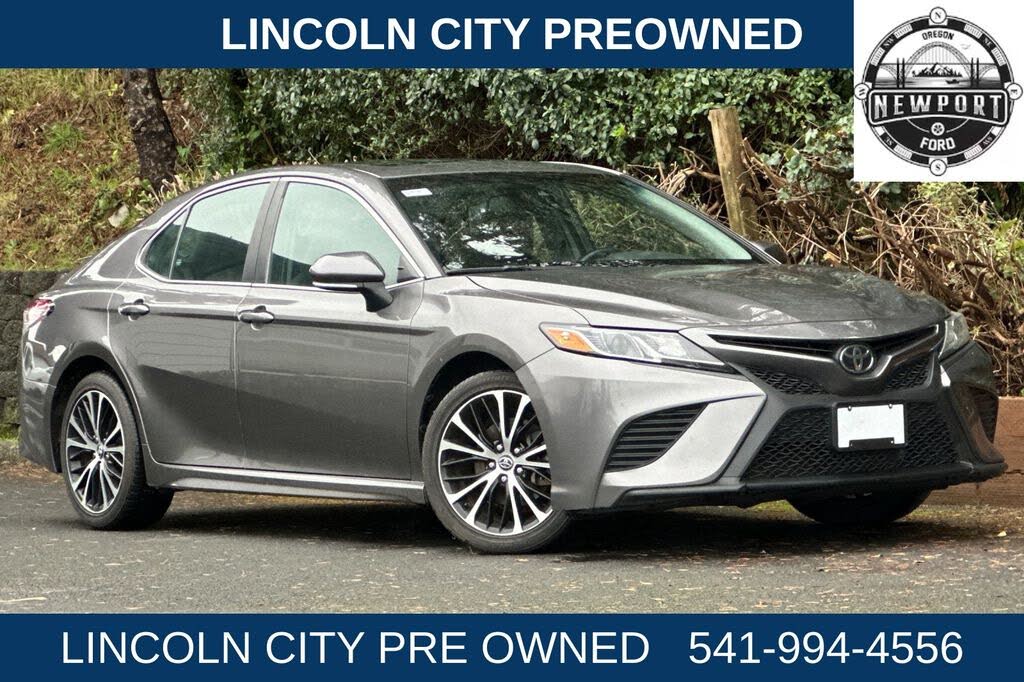 2020 Toyota Camry SE FWD