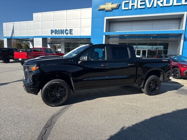 2023 Chevrolet Silverado 1500 Custom Trail Boss Crew Cab 4WD