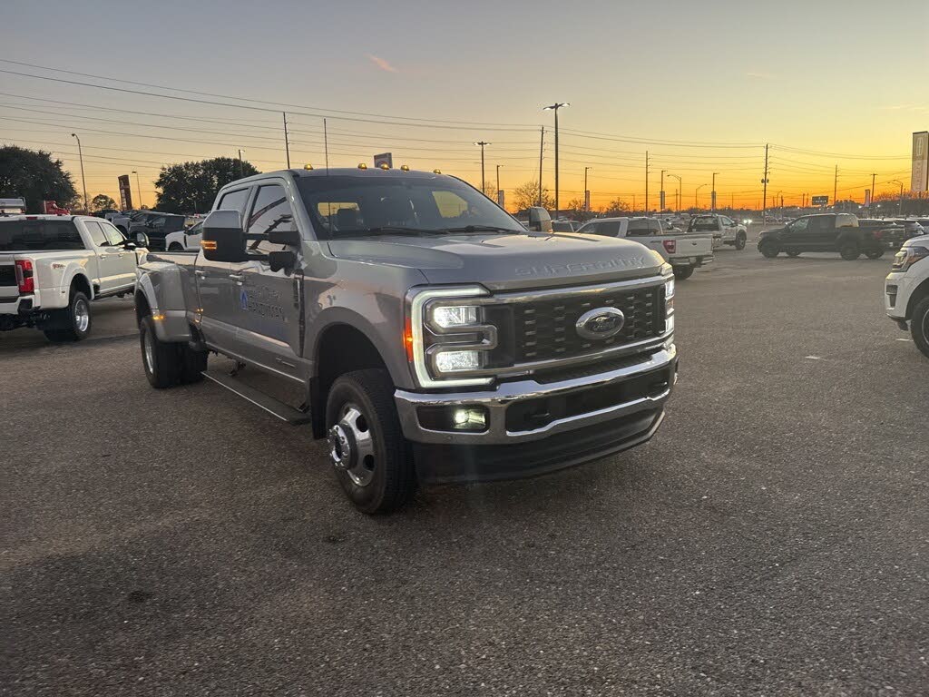 2023 Ford F-350 Super Duty Lariat Crew Cab LB DRW 4WD
