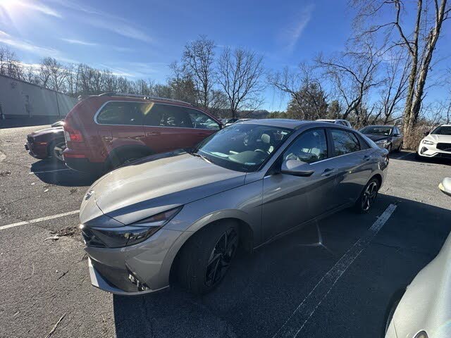 2023 Hyundai Elantra Limited FWD