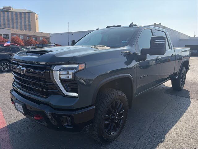 2025 Chevrolet Silverado 2500HD LTZ Crew Cab 4WD