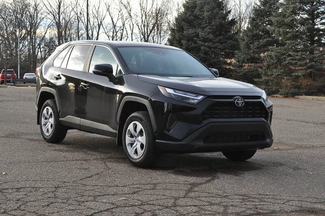 2025 Toyota RAV4 LE FWD