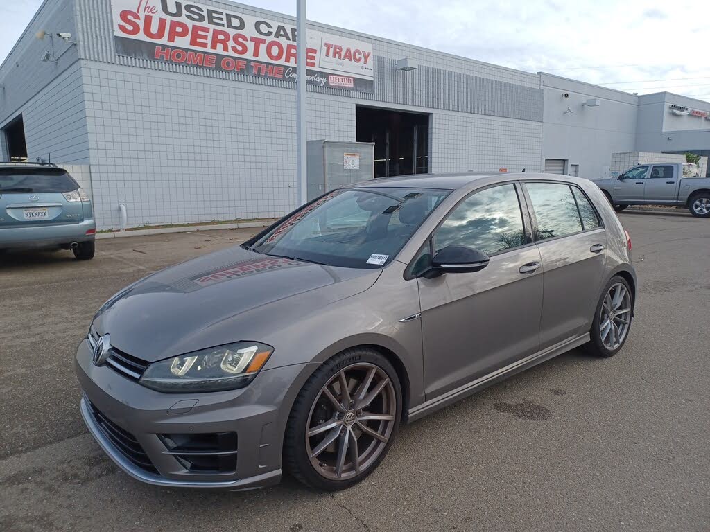 2017 Volkswagen Golf R 4-Door AWD with DCC and Navigation