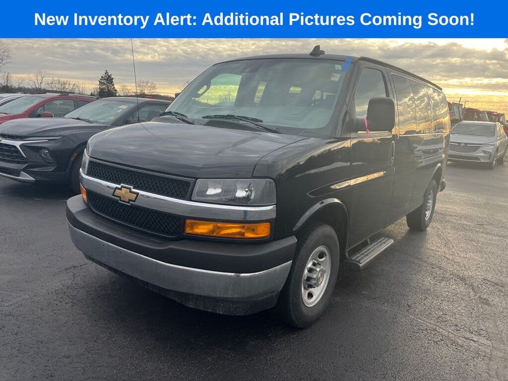 2024 Chevrolet Express 2500 LT RWD