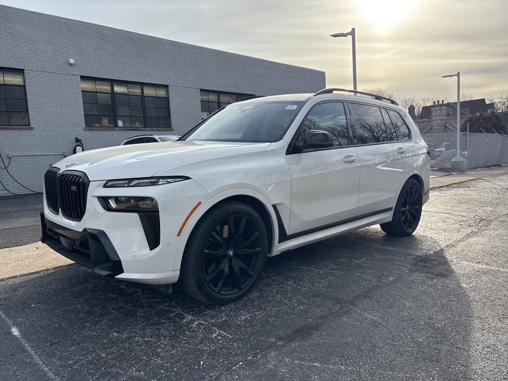 2025 BMW X7 M60i AWD