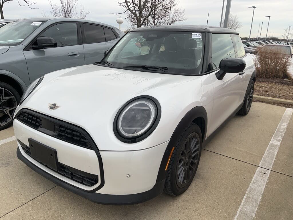 2025 MINI Cooper Signature Trim 2-door Hatchback