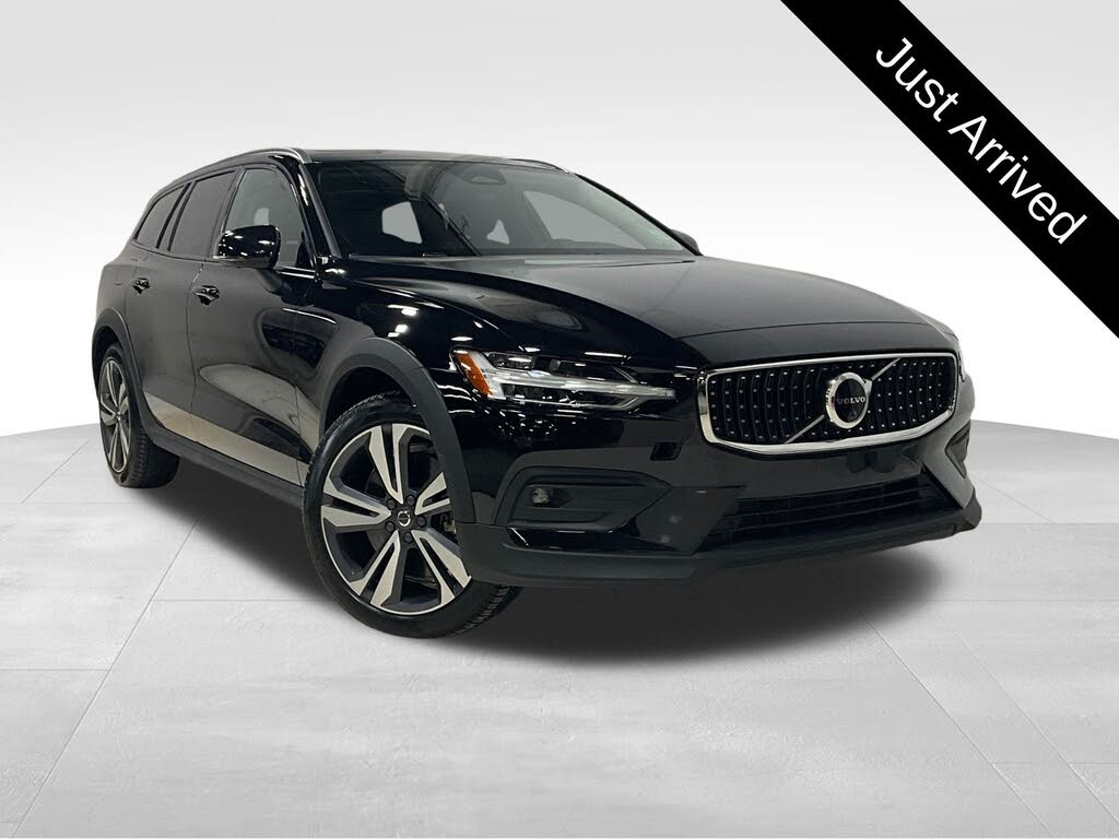 2025 Volvo V60 Cross Country B5 Plus AWD