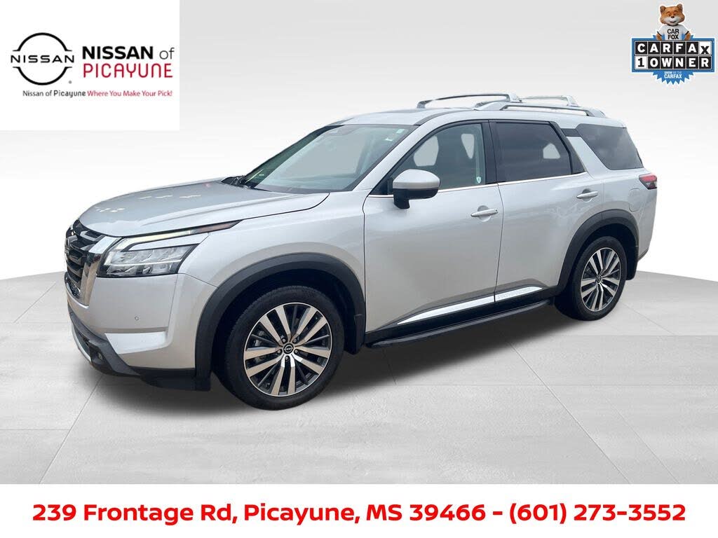 2022 Nissan Pathfinder Platinum FWD