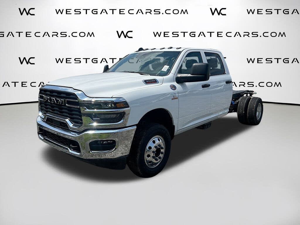 2025 RAM 3500 Chassis Tradesman Crew Cab LB DRW 4WD