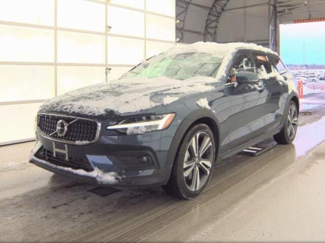 2025 Volvo V60 Cross Country B5 Plus AWD
