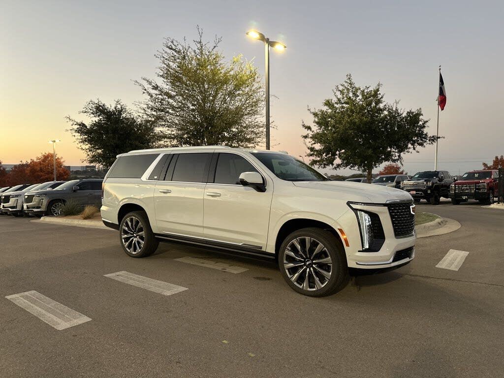 2026 Cadillac Escalade ESV Luxury 4WD