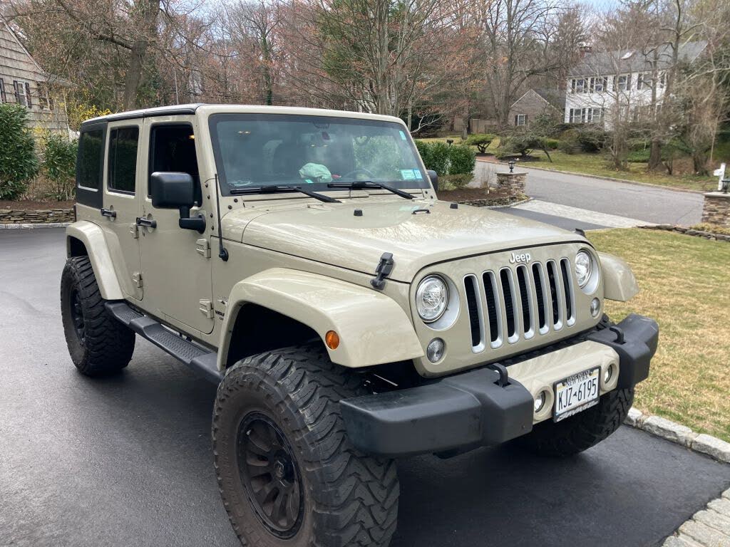 2017 Jeep Wrangler Unlimited Sahara 4WD