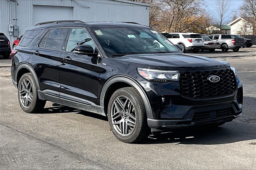 2025 Ford Explorer ST-Line AWD