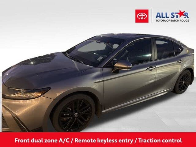 2025 Toyota Camry SE FWD