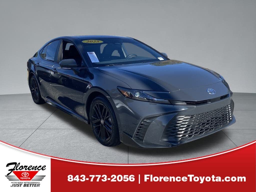 2025 Toyota Camry SE FWD