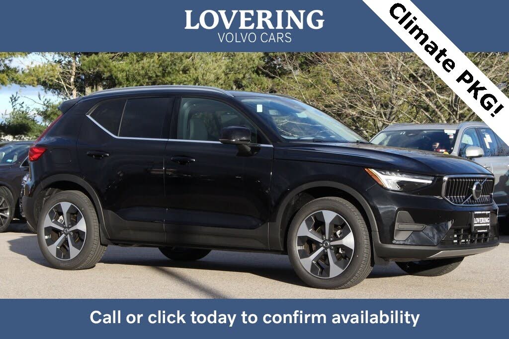 2025 Volvo XC40 B5 Core Bright Theme AWD