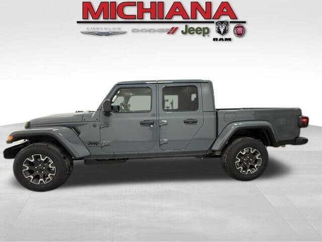 2026 Jeep Gladiator Sahara Crew Cab 4WD