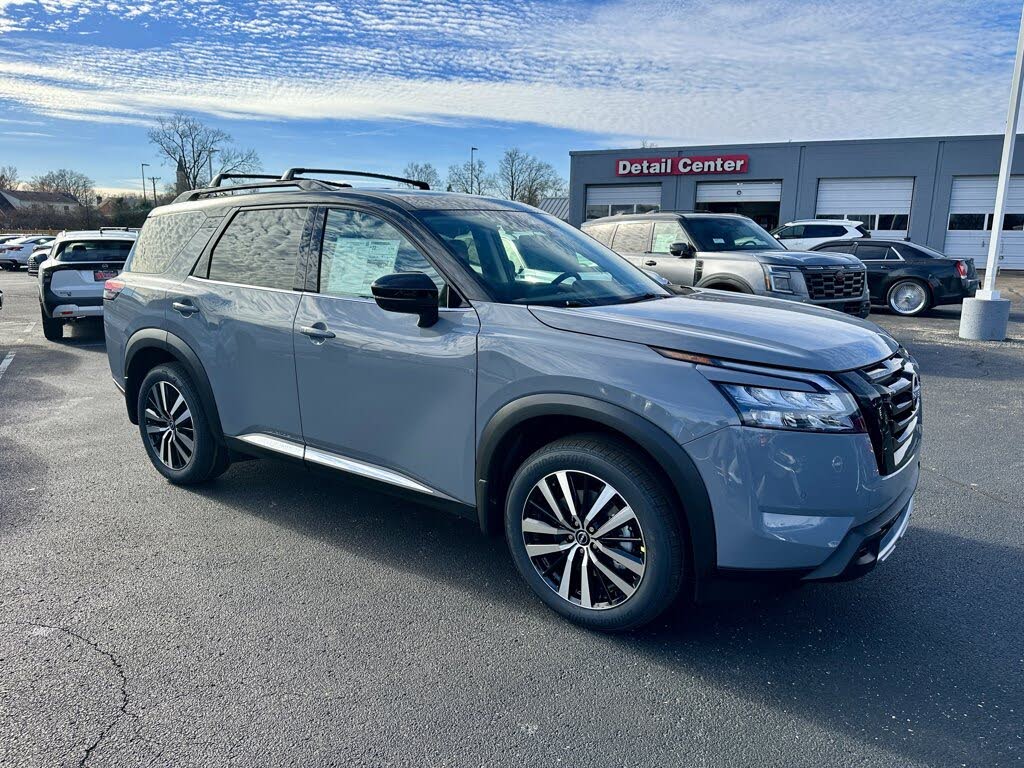 2025 Nissan Pathfinder Platinum 4WD