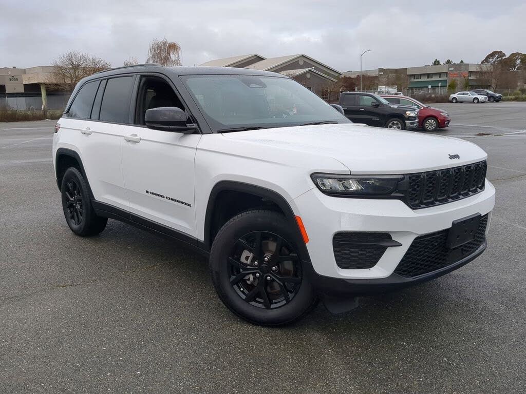 2024 Jeep Grand Cherokee Altitude 4WD