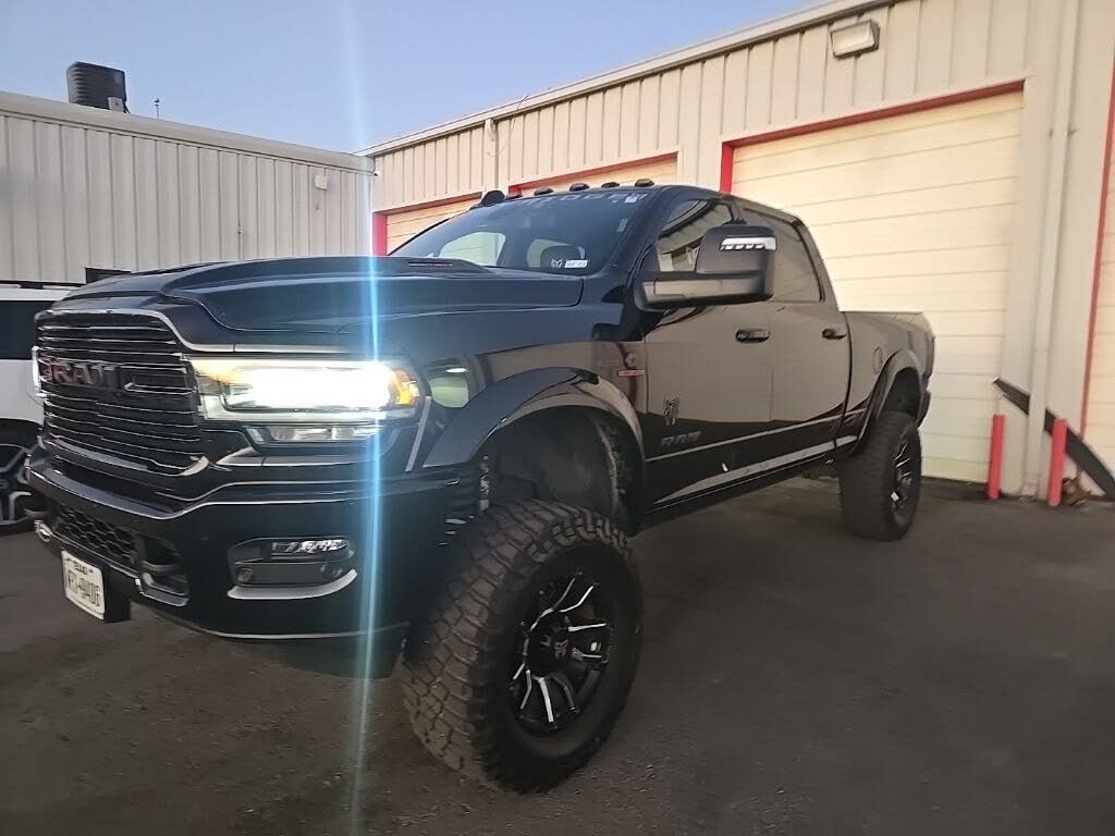 2024 RAM 3500 Laramie Crew Cab 4WD