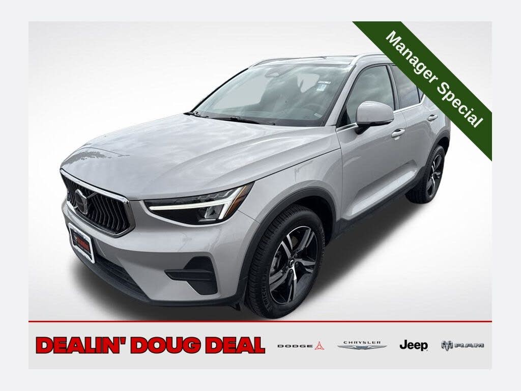 2025 Volvo XC40 B5 Core Bright Theme AWD