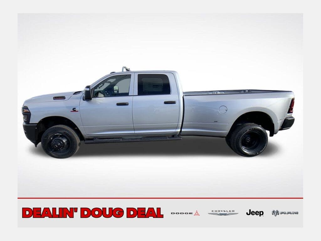 2026 RAM 3500 Tradesman Crew Cab LB DRW 4WD