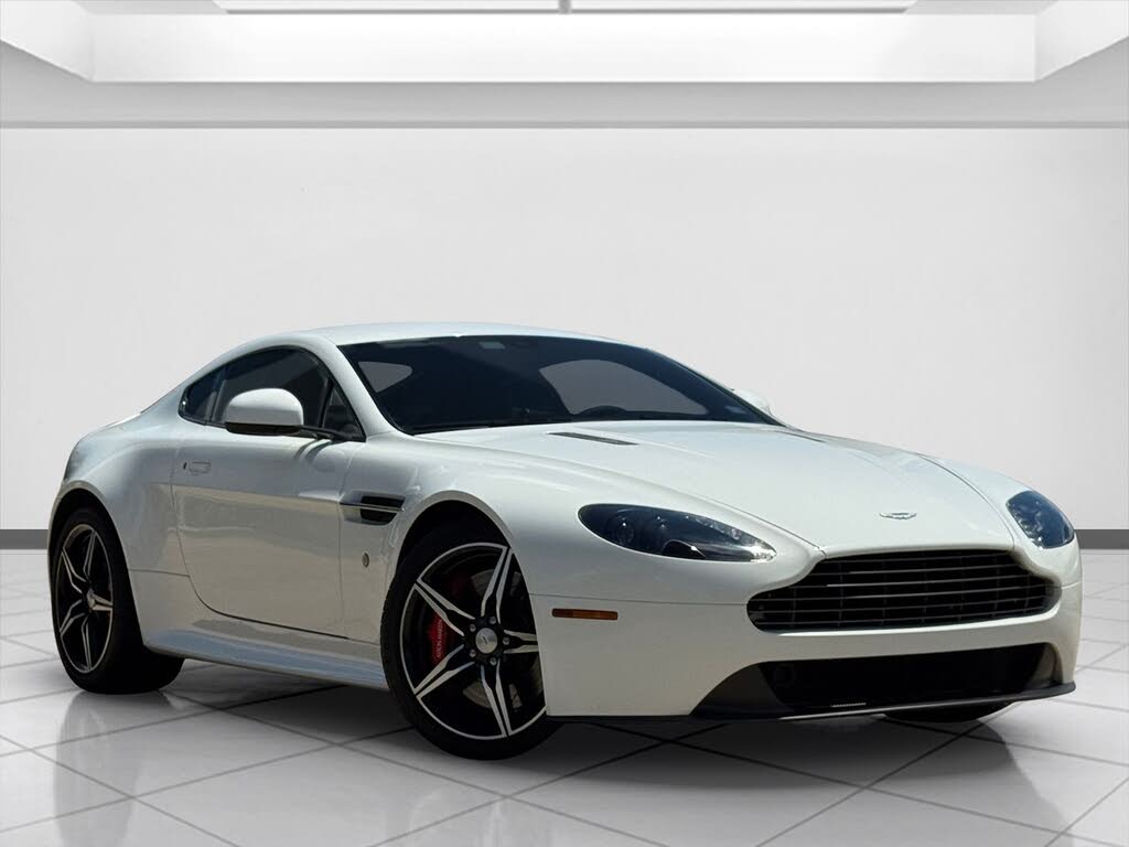 2016 Aston Martin V8 Vantage GT Coupe RWD