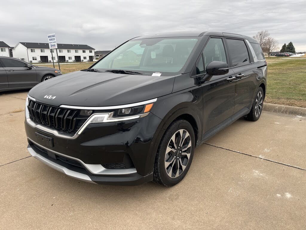 2023 Kia Carnival EX FWD