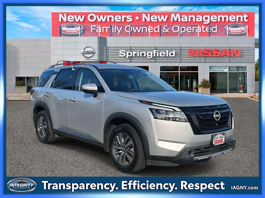 2023 Nissan Pathfinder SL 4WD
