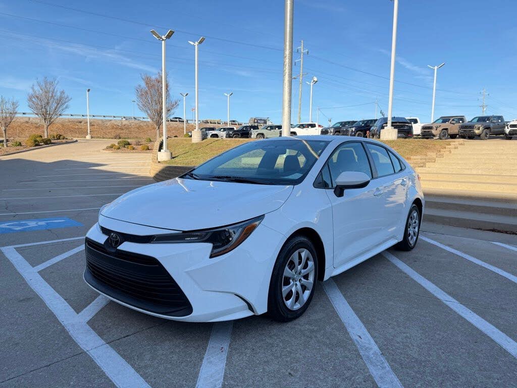 2024 Toyota Corolla LE FWD
