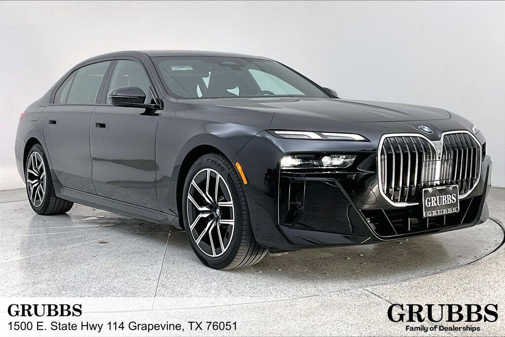 2025 BMW 7 Series 740i RWD