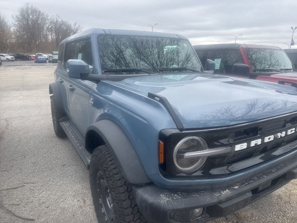2025 Ford Bronco Outer Banks 4-Door 4WD