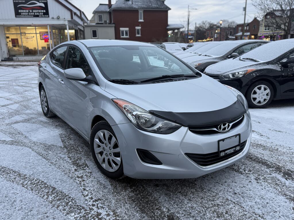 Hyundai Elantra GL FWD 2013