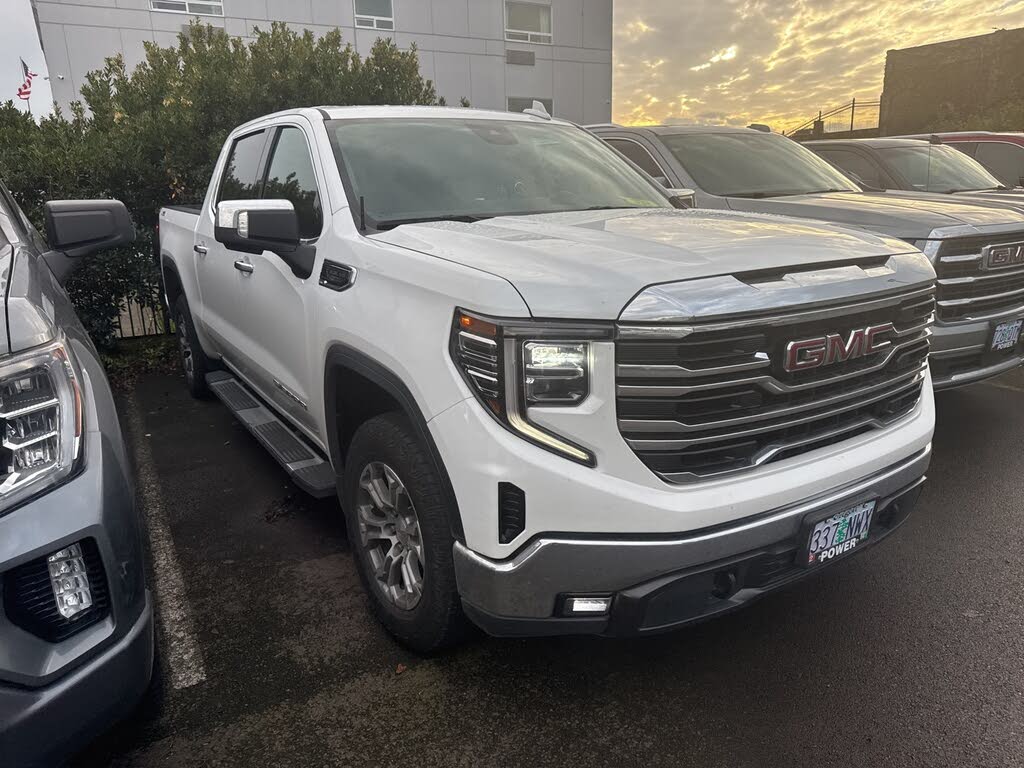 2023 GMC Sierra 1500 SLT Crew Cab 4WD