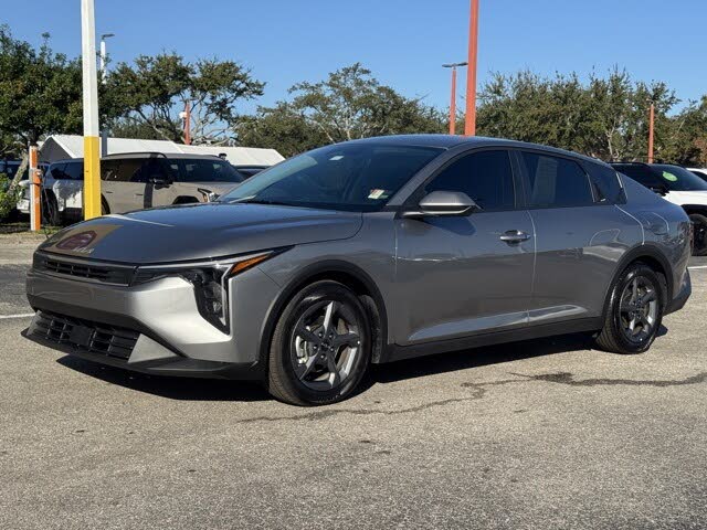 2025 Kia K4 LXS FWD