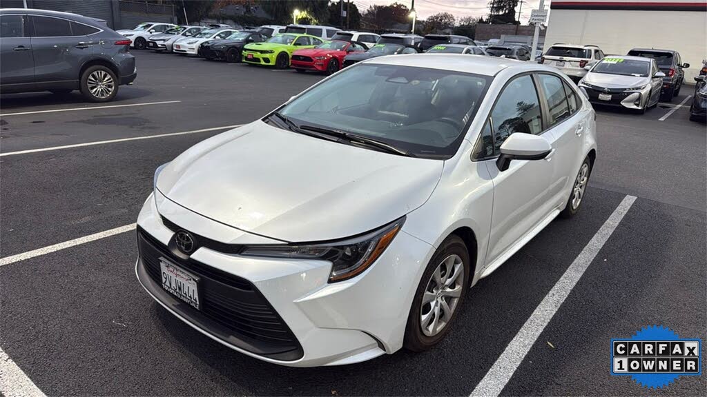 2025 Toyota Corolla LE FWD