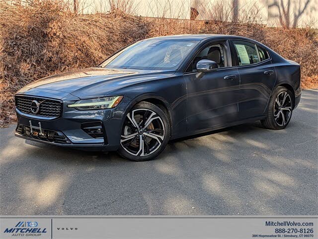 2024 Volvo S60 B5 Plus Dark Theme FWD