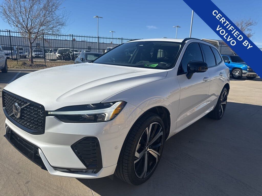 2025 Volvo XC60 B5 Ultra Dark Theme AWD