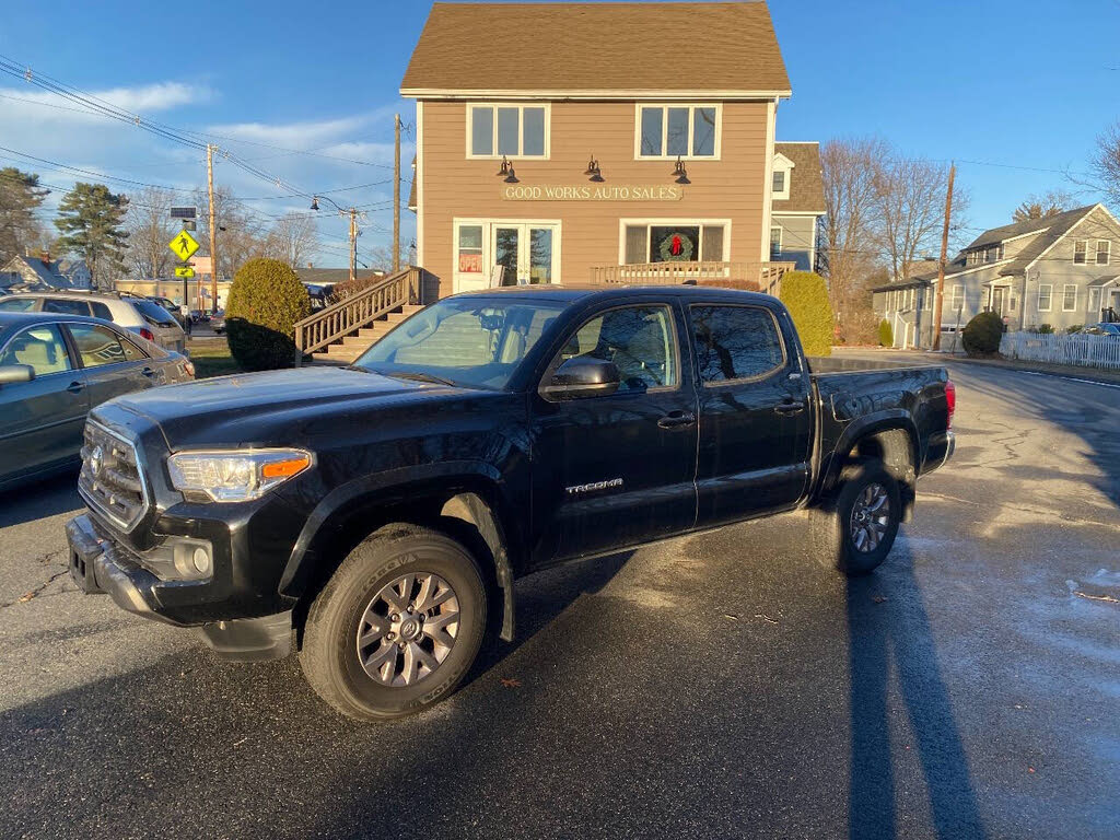 2017 Toyota Tacoma SR5 V6 Double Cab 4WD