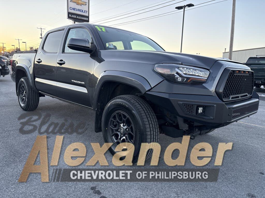 2017 Toyota Tacoma SR5 V6 Double Cab 4WD