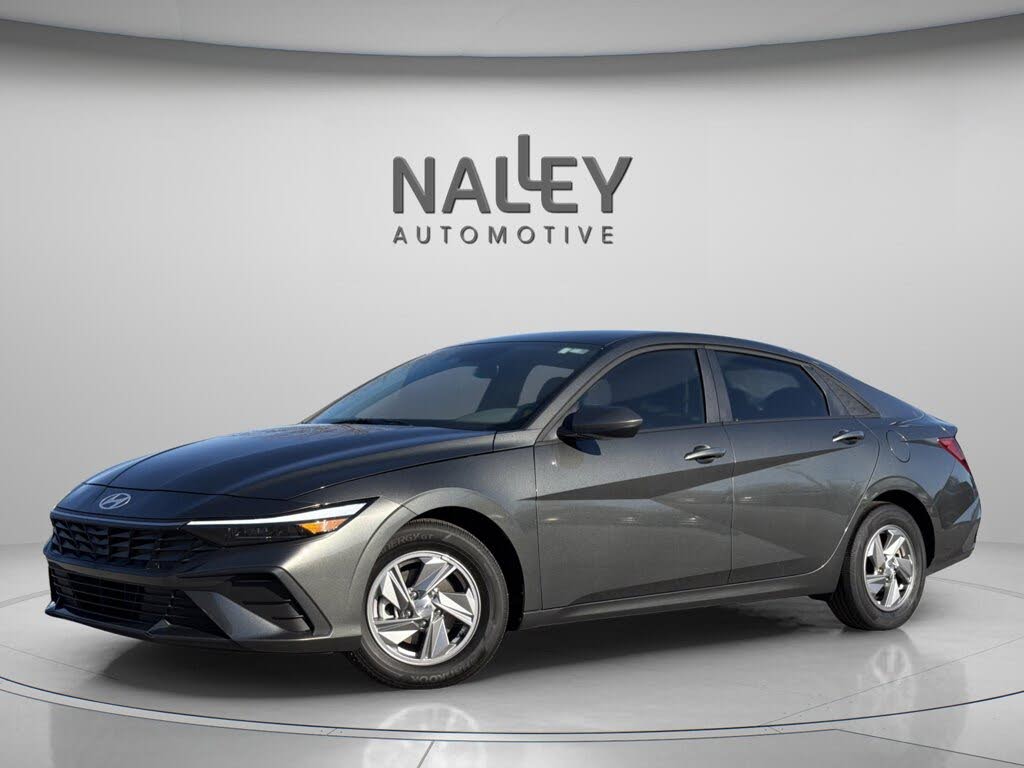 2025 Hyundai Elantra SE FWD