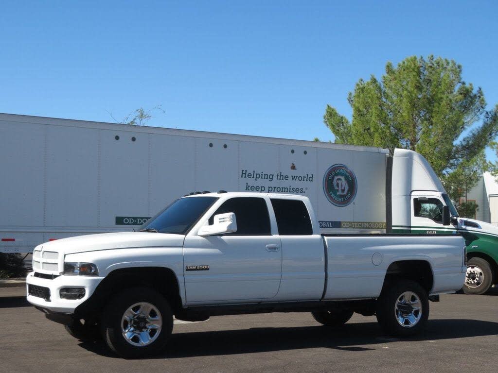 1997 Dodge RAM 2500 ST Club Cab LB RWD